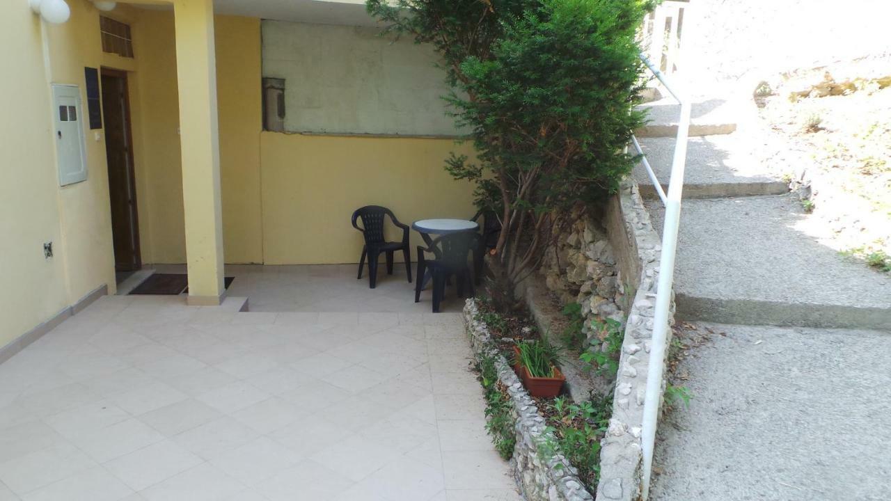 Apartments Andrea Baška Extérieur photo